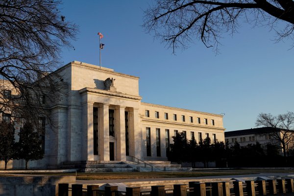 <p>La "confianza" de la Fed en desinflación no se ve favorecida por los últimos datos, muestran minutas</p>