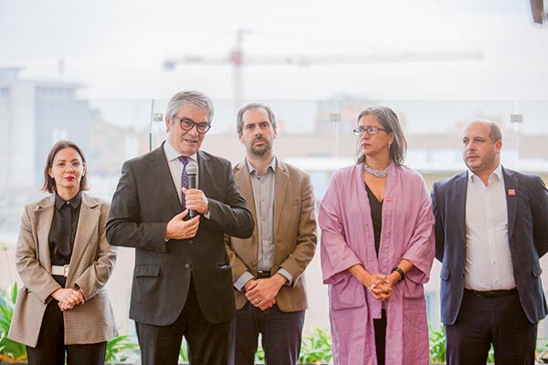 <p>Gobierno lanza medidas para impulsar el turismo: devolución de IVA por compras a extranjeros y más recursos para promoción de Chile</p>