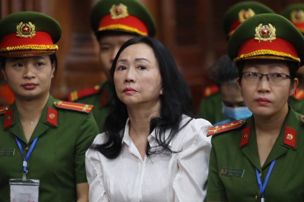 Magnate inmobiliaria vietnamita es condenada a muerte por el mayor fraude financiero en la historia del país