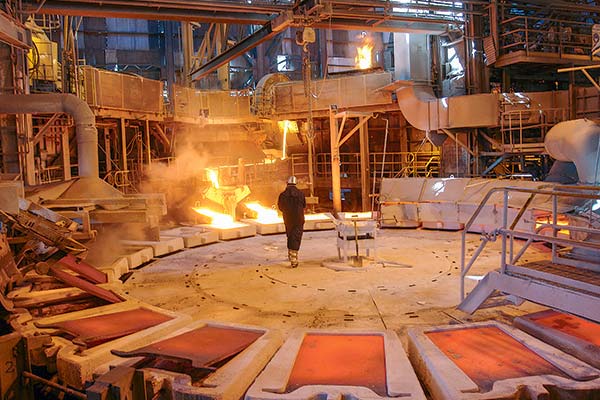 <p>Economistas estiman que el alza del cobre podría ser un aliado para el PIB del año, pero ven un aporte fiscal acotado</p>