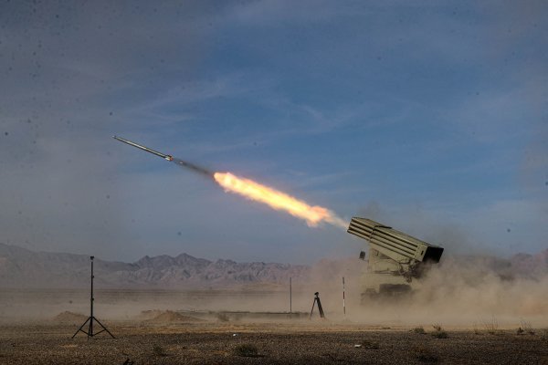 Irán lanza un ataque sin precedentes con misiles y drones contra Israel
