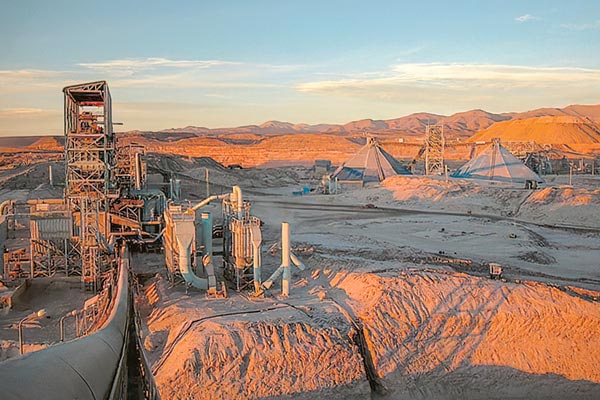 <p>Grandes mineras coinciden en que reforma a permisos desbloqueará proyectos y elevará producción</p>