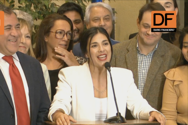 <p>Ahora en DF | Karol Cariola tras su elección como presidenta de la Cámara: “Espero que la convivencia democrática sea lo que prime”</p>