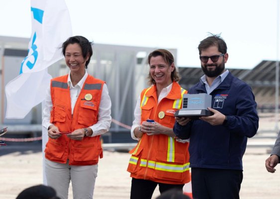 Presidente Boric inaugura parque de baterías de almacenamiento de Engie que involucra US$ 200 millones