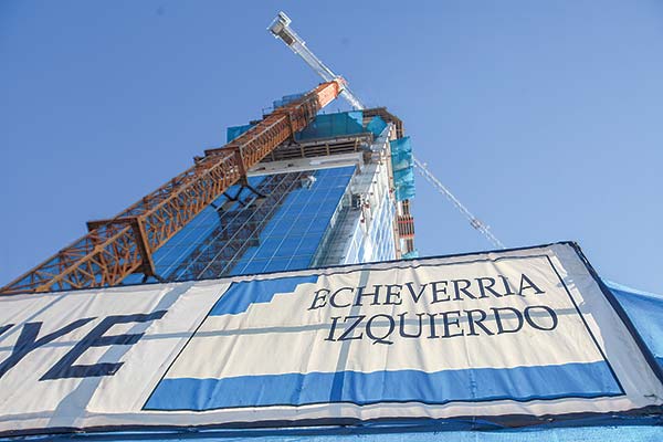 Echeverría Izquierdo llama a implementar una política agresiva para combatir el déficit habitacional del país