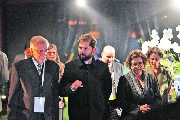 Cena Cesco Week: Boric llama a terminar con discursos catastrofistas y generar un clima conjunto de confianza