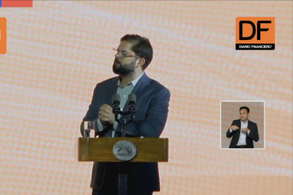 <p>Ahora en DF | Cena Cesco Week: Boric pide terminar con discursos catastrofistas y generar un clima de confianza</p>