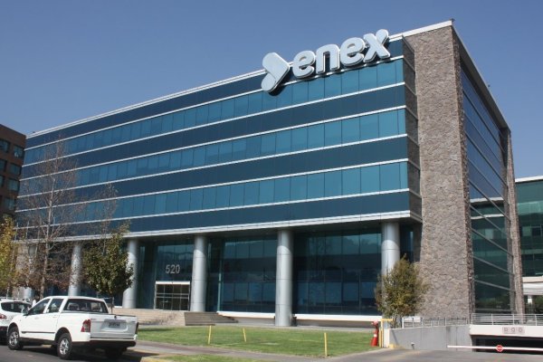 Enex reitera apego a normas de libre competencia tras petición de FNE por plantas de almacenamiento