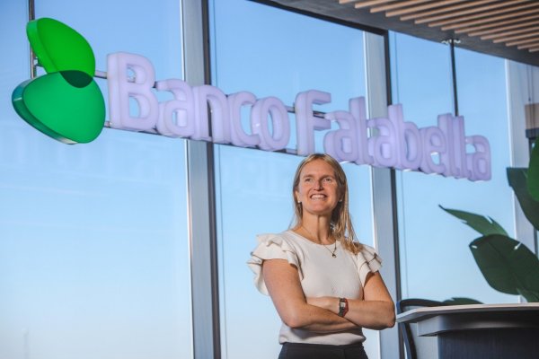 <p>La gerente general de Banco Falabella, Maia Hojman. </p>