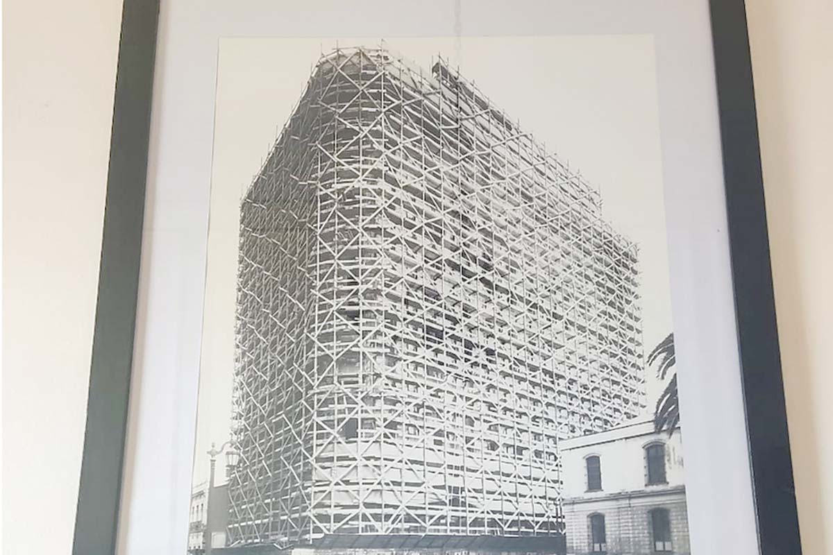 <p>El “edificio en construcción” que la ministra del MOP envió a Mario Marcel</p>