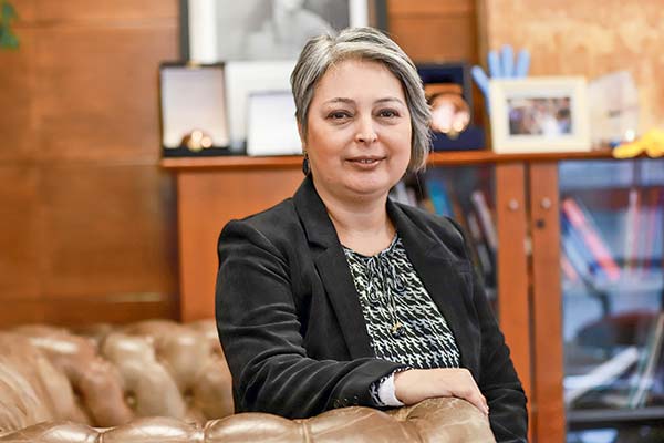 <p>Ministra Jara y la rebaja que parte el viernes: “La jornada laboral en Chile es de horas a la semana, no de minutos, no de segundos, no de suspiros”</p>