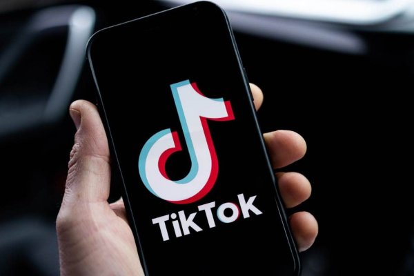 <p>TikTok dice que proyecto que podría prohibir aplicación en EEUU "pisotearía" la libertad de expresión</p>