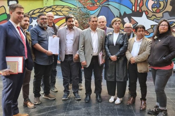 Diputados PS analizan con la CUT agenda laboral que ingresarán al Congreso en los próximos días