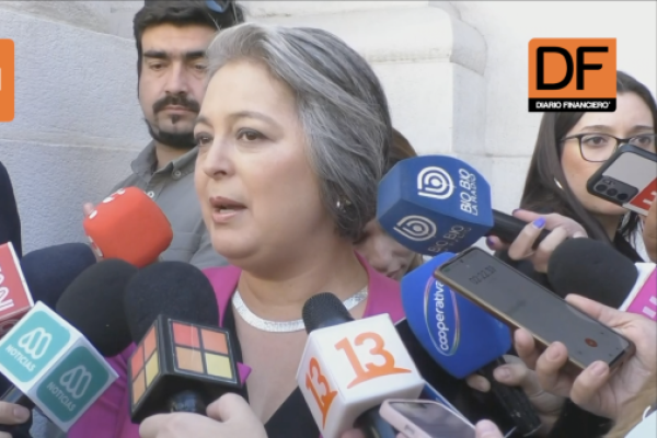 <p>Ahora en DF | 40 horas: Jara insiste en que implementación sea de “buena forma y no andar buscando el resquicio para darle la vuelta” a la ley</p>