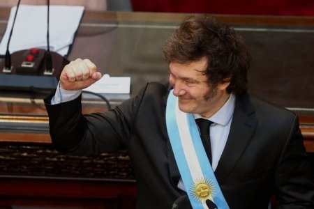 Mercados de Argentina suben a la espera de cadena nacional del Presidente Milei