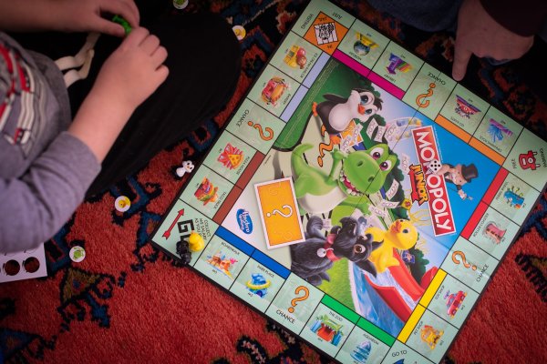 <p>Juego de niños: Hasbro y Mattel repuntan en bolsa tras informar mejoras en sus resultados del primer trimestre</p>