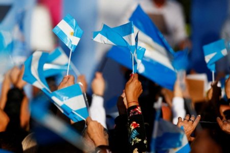 Argentina presenta en Washington avances de su plan económico, con enfoque en el dólar, inflación y BCRA