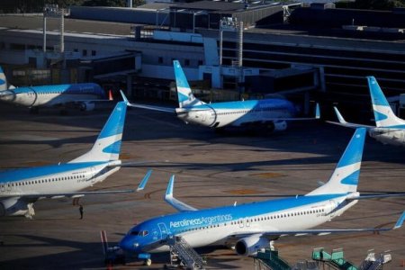 Aerolíneas Argentinas prepara “decisiones difíciles” con el fin de reducir costos: recorta 18% de los vuelos domésticos