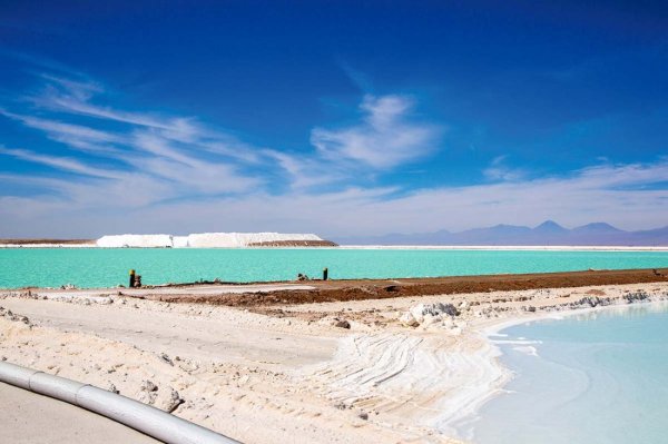 SQM cae más de 4% en bolsa y cierra en mínimos de dos meses afectada por tensiones con Tianqi