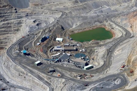 Ministro sudafricano critica la oferta de casi US$ 40 mil millones de BHP por Anglo American