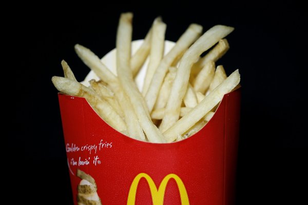 Resultados de McDonald's se ven afectados por guerra entre Israel y Hamás y economía en EEUU, mientras Burger King supera expectativas