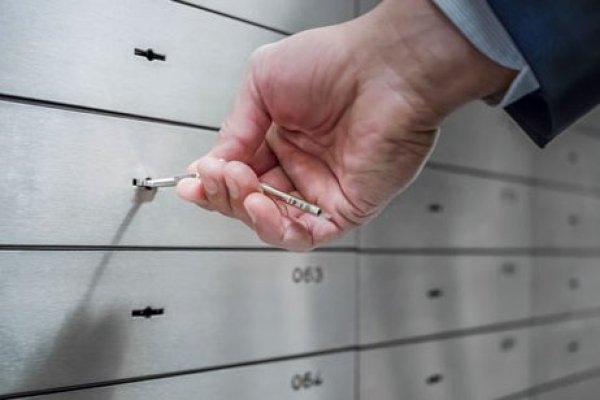 <p>El SII ha pedido a tribunales levantar el secreto bancario en solo cuatro oportunidades en una década</p>