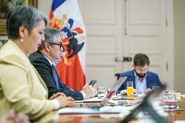 <p>La ministra del Trabajo y Previsión Social, Jeannette Jara, y el de Hacienda, Mario Marcel, encabezan las tratativas. Foto: Presidencia</p>