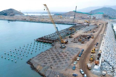 Perú planea abrir plantas de ensamblaje de autos eléctricos en puerto de Chancay