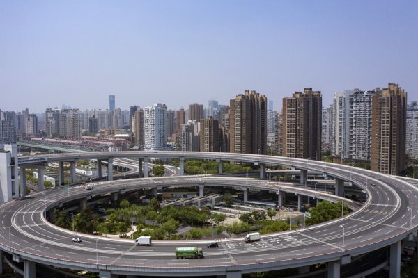 La actividad de los servicios en China disminuye en abril, pero sigue sólida, según el PMI de Caixin