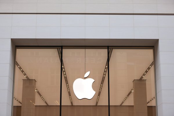 Apple está trabajando en chips de IA para data centers, según WSJ