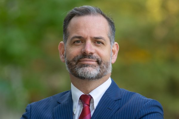 Camilo Charme asume como nuevo director ejecutivo de Generadoras de Chile
