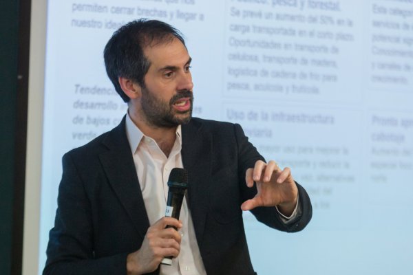 <p>Colusión del gas industrial: Grau afirma que se trata de “graves conductas” y dice que la FNE tiene "evidencia sólida"</p>