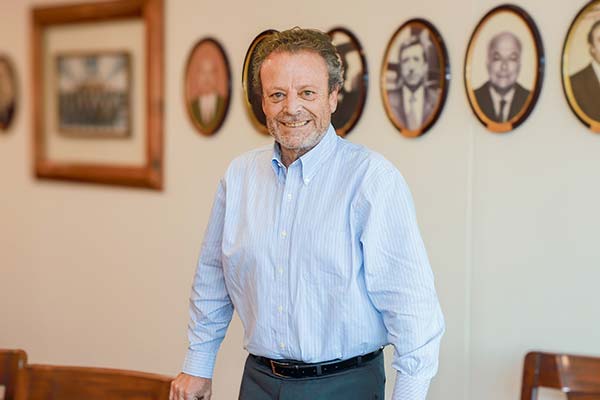 Alejandro Alzérreca, presidente de la Asociación de Aseguradores de Chile (AAch): “Tenemos que poner por delante a las personas si queremos realmente salir del inmovilismo”