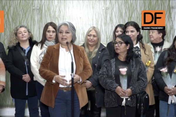 <p>Ahora en DF | Ministra Jara: “El Presidente ha solicitado que reforma previsional se vote en mayo, pero es necesario dar muestras concretas de voluntad de cambio"</p>