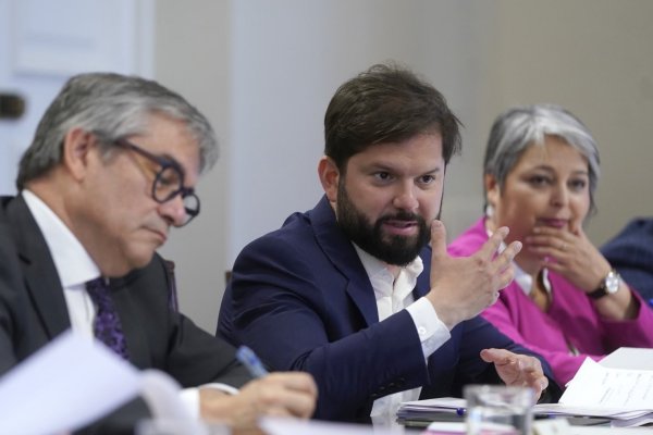 <p>Boric pide a su gabinete que "una vez a la semana deben salir a regiones" ad portas de su tercera cuenta pública</p>