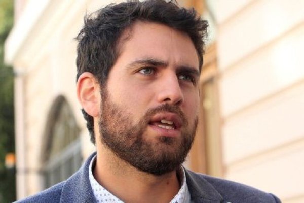 <p>La dura advertencia de Diego Ibáñez: “Estar en el Gobierno y votar en contra de la ley corta de isapres es simplemente incompatible”</p>
