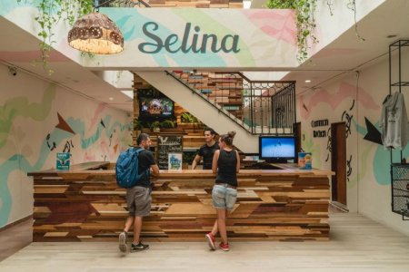 Panameña Selina se desprende activos de bajo rendimiento y acusa una caída de casi 10% en sus ingresos del primer trimestre