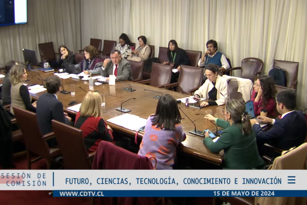 <p>La iniciativa fue aprobada en general por la comisión, con ocho votos a favor.</p>