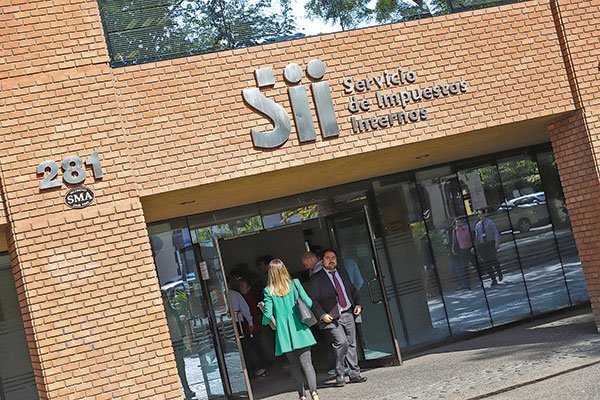 11 empresas chilenas destacan entre las con mayor responsabilidad tributaria en la región