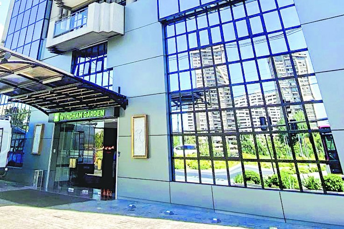 <p>Cadena Wyndham redobla su apuesta por Chile, suma Hotel Kennedy y está en otras seis negociaciones</p>