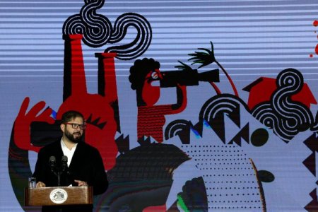 Presidente de Chile defiende carácter científico de la Antártica: "Nos opondremos firmemente a cualquier explotación comercial de minerales e hidrocarburos"