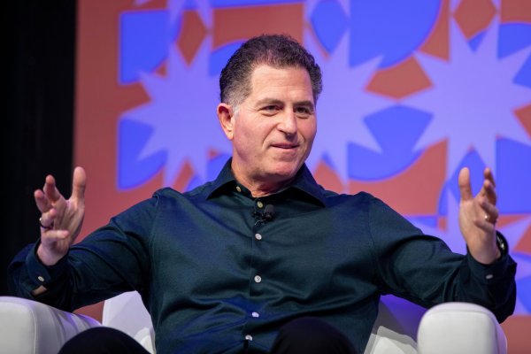 Michael Dell dice que las computadoras personales con IA serán “bastante comunes” para 2025