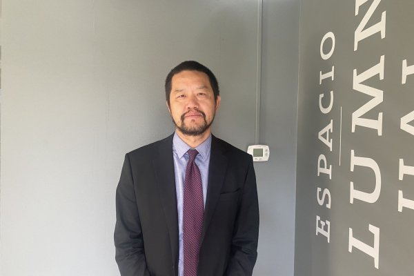 Alex Wang, académico de la UCLA: “Realmente no sabemos cuál es la influencia del Estado chino en las empresas privadas chinas”