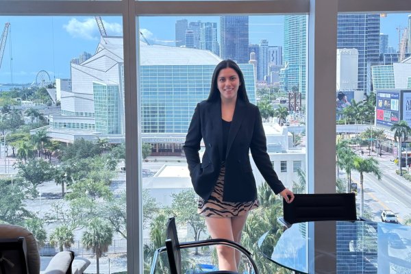Chilena levanta capital para crear Grupi, una red social de networking y negocios, en EEUU
