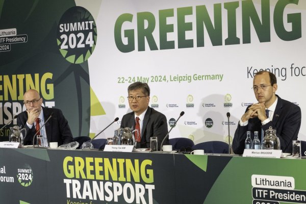 <p>Encuentro internacional de transporte comienza en Leipzig en antesala de traspaso de presidencia a Chile</p>