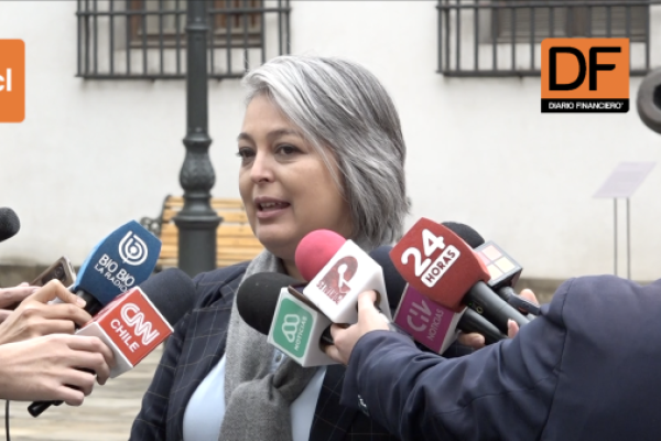 <p>Ahora en DF | Ministra Jara por reforma de pensiones: “Es difícil pronosticar lo que pasará porque las AFP se han puesto con todo”</p>