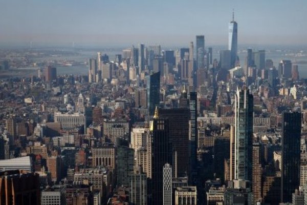 <p>¿Fin del trabajo remoto en Wall Street? Citi, HSBC y Barclays exigen ir a la oficina cinco días a la semana</p>