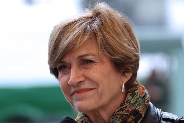 Matthei en Mesa Central: "Los US$ 11 mil millones que cuesta la condonación del CAE estarían mucho mejor utilizados en materia de seguridad"