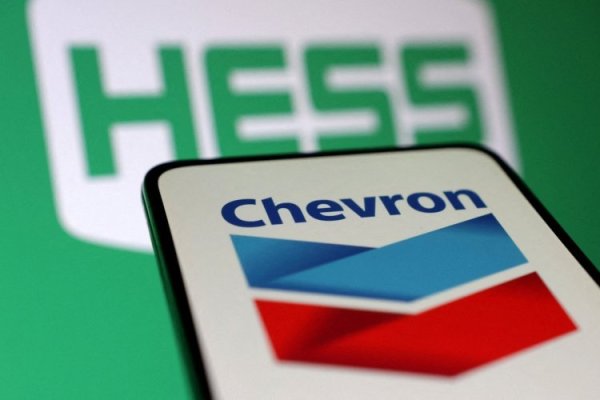 <p>Accionistas de petrolera Hess votan a favor de aprobar la oferta de compra de la gigante Chevron por US$ 53 mil millones</p>