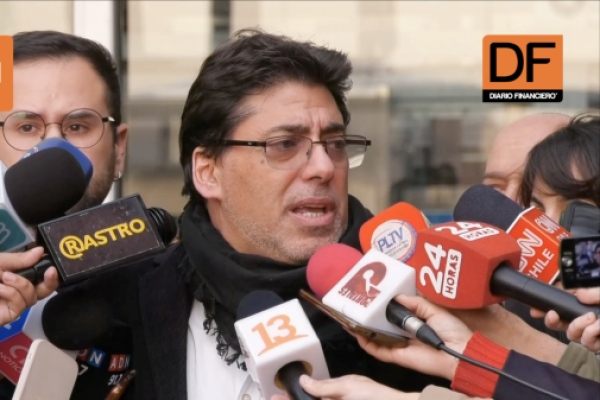 <p>Ahora en DF | Jadue tras formalización: "Percibí una presentación muy débil de Fiscalía y me voy muy confiado de que no tienen pruebas de ninguna magnitud"</p>